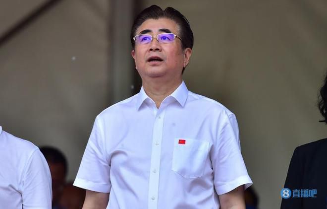 联赛转会窗：中超和中甲：第一个转会窗：2024年1月4号至2月28号第二个转会窗：2024年6月17号至7月15号意天空：切尔西已用完外租名额，罗马无法租借引进查洛巴　意大利天空体育记者AngeloMangiante消息，罗马无法在冬窗租借引进切尔西后卫查洛巴。
